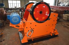 <b>應(yīng)用于各行業(yè)的破碎機種類、型號各不相同</b>