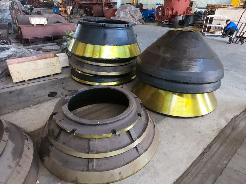 圓錐破碎機易損件